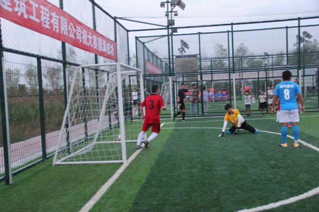 五人制笼式足球(五人制笼式足球场地尺寸)
